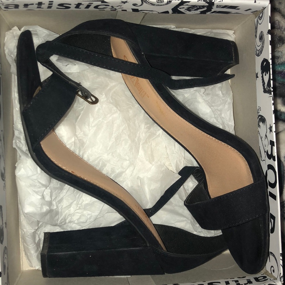 Black heels